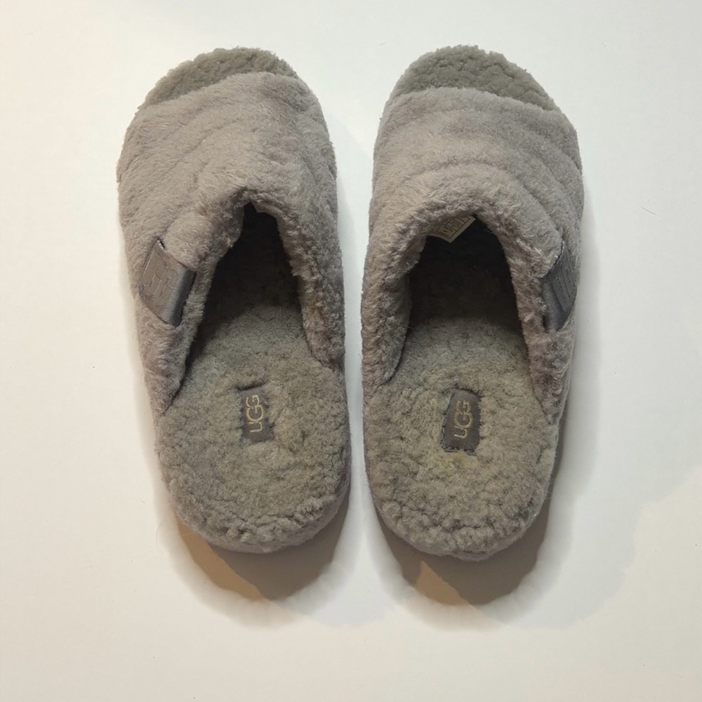 UGG Men's Soft Gray Slippers